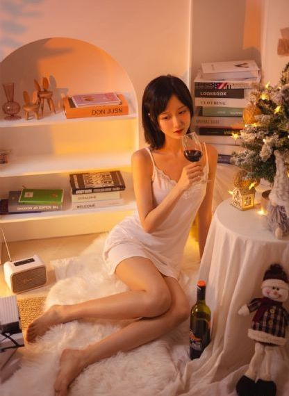 久久精品亚洲酒店_剧情片电影完整版在线观看